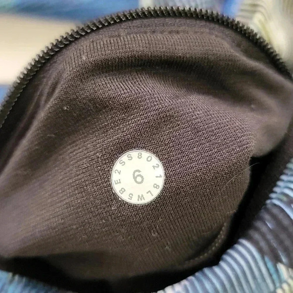 Lululemon On Pace Tight 7/8 *25"Sun Dazed Multi Blue / Super Dark - Picture 12 of 12